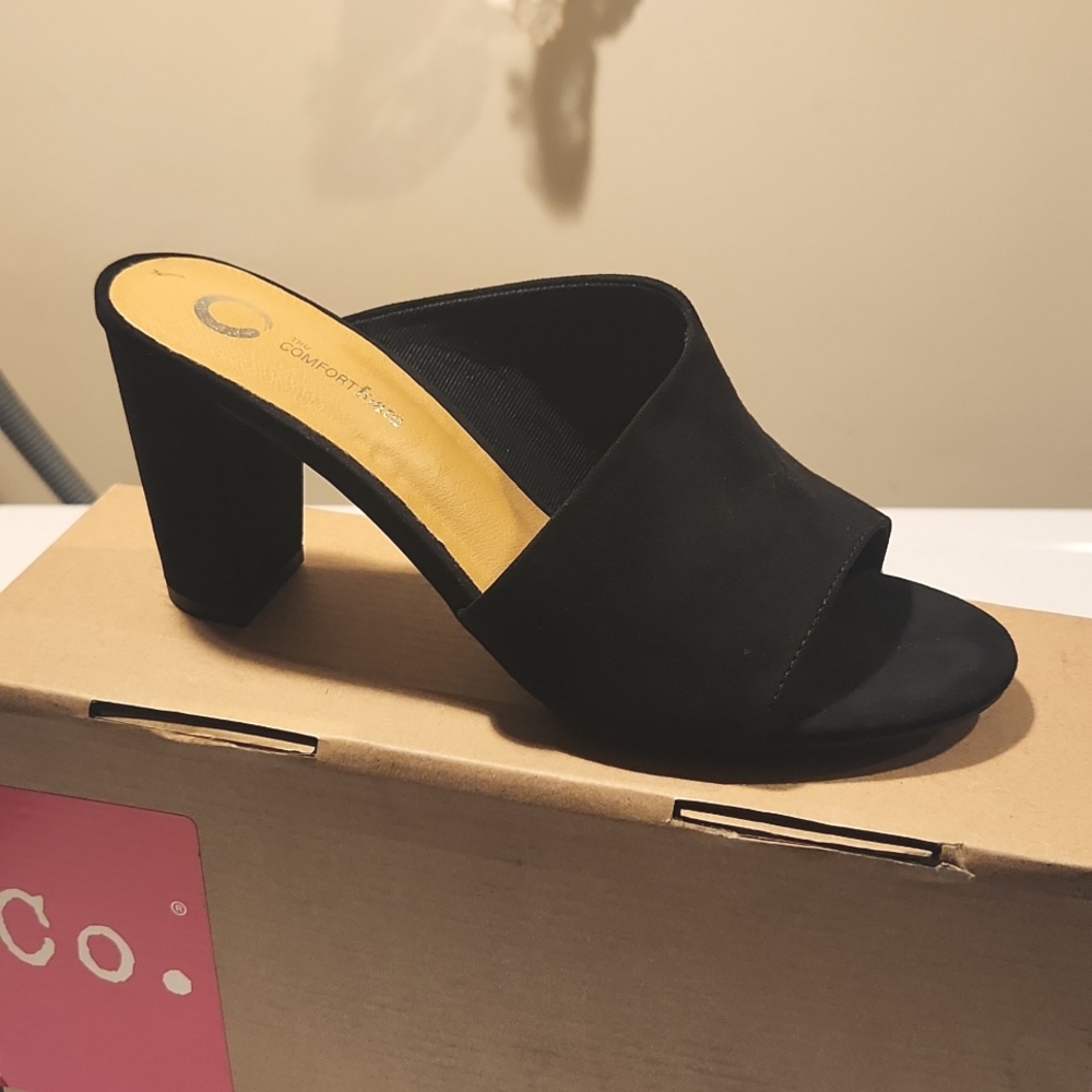 Comfort foam heels.